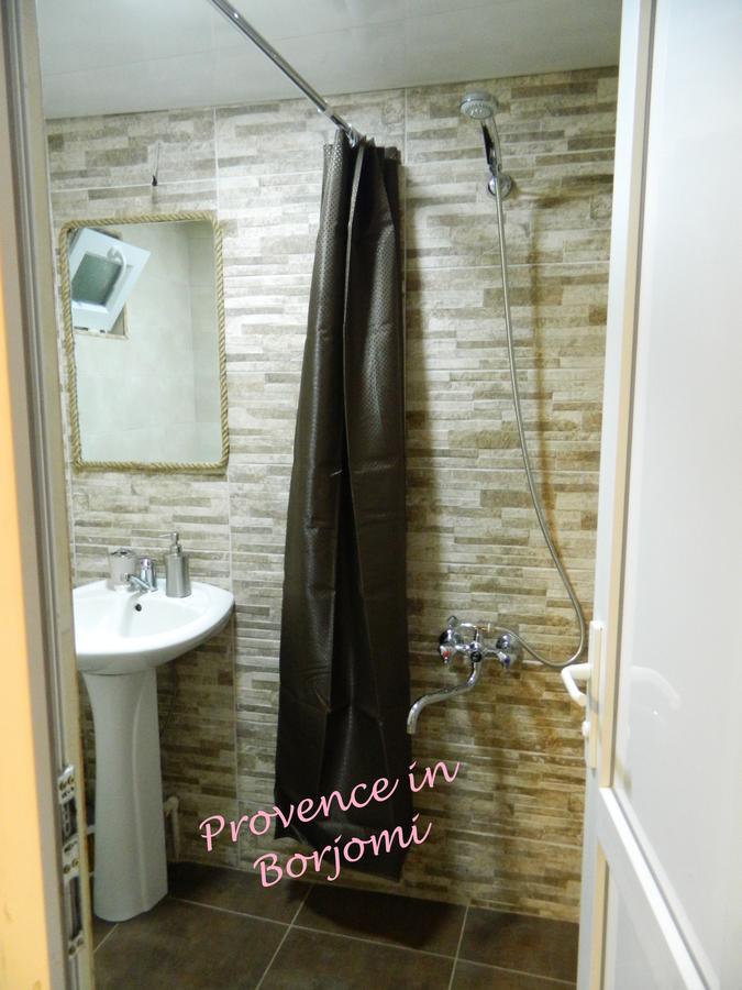 Nikas Guest House Borjomi Bagian luar foto