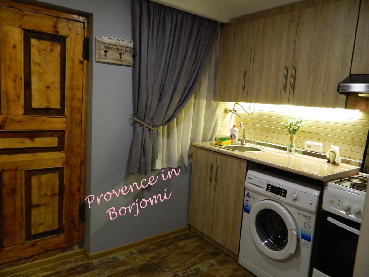 Nikas Guest House Borjomi Bagian luar foto